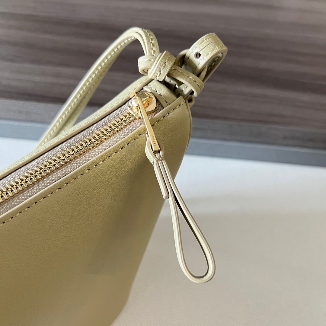 LOE LUNA HOBO 28 BAG IN BEIGE CREAM CALFSKIN - Image 4