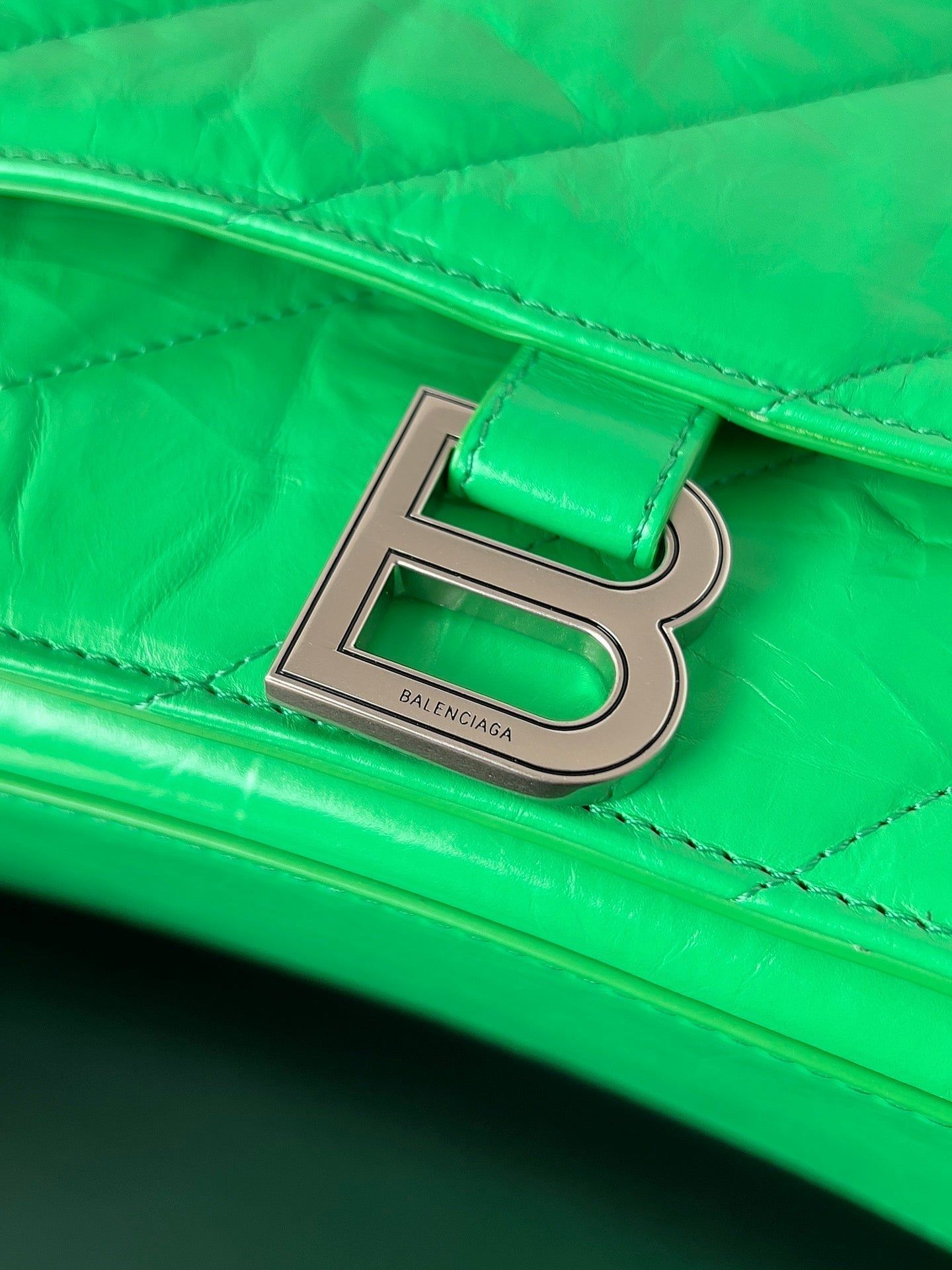 Balenciaga Crush Quilted Calfskin Chained 32cm - Image 6