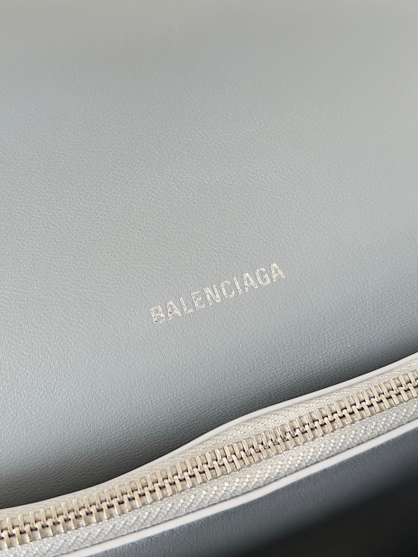 Alternative view of Balenciaga Crush Silver Metallic 32cm