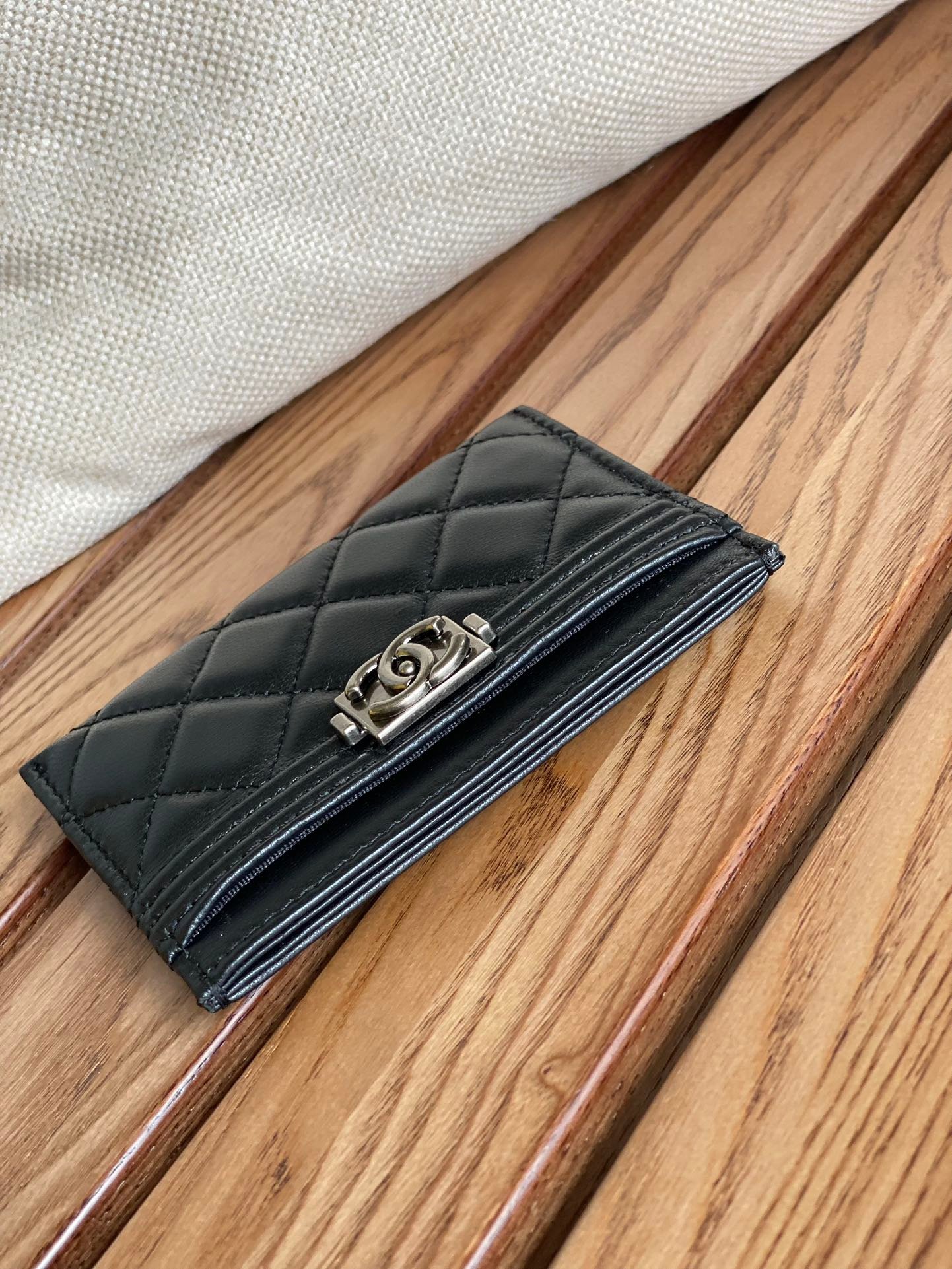 cc boy 11cm card holder black lambskin silver hardware - Image 3