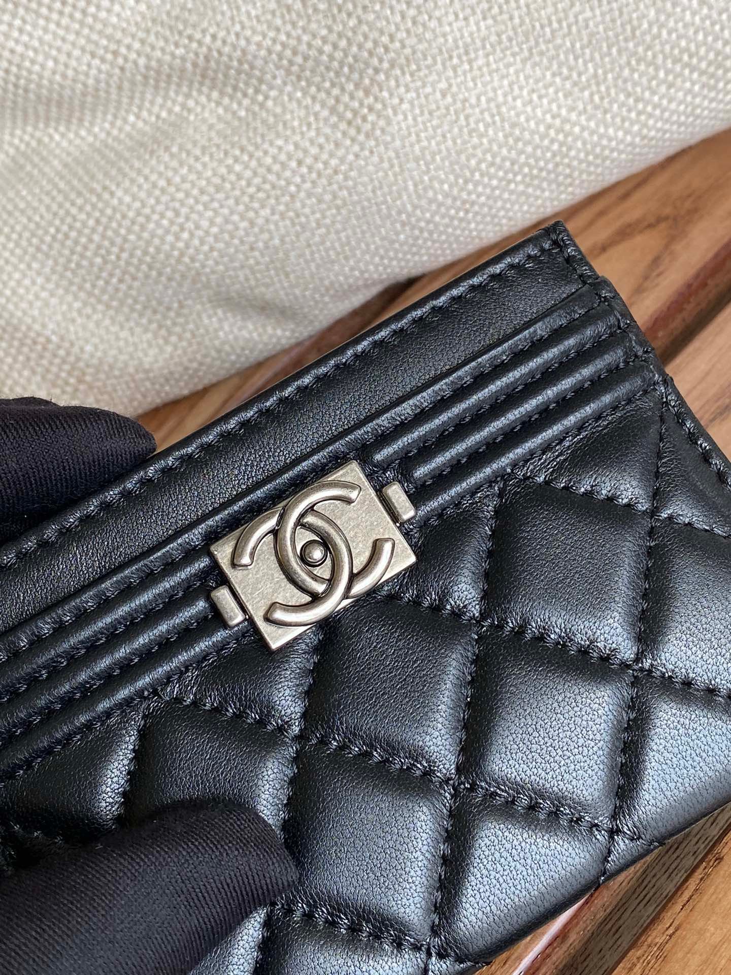 cc boy 11cm card holder black lambskin silver hardware - Image 5