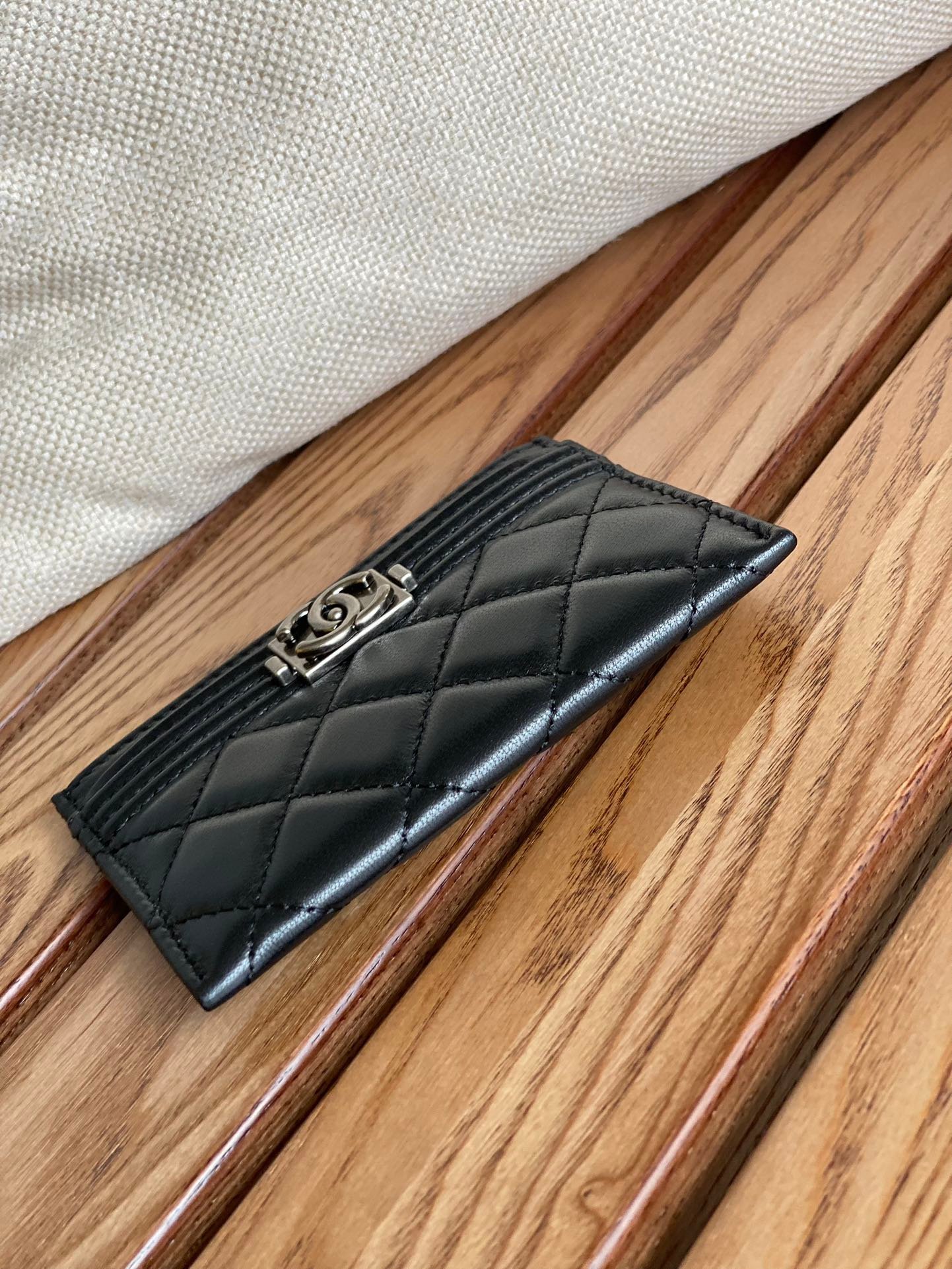 cc boy 11cm card holder black lambskin silver hardware - Image 6