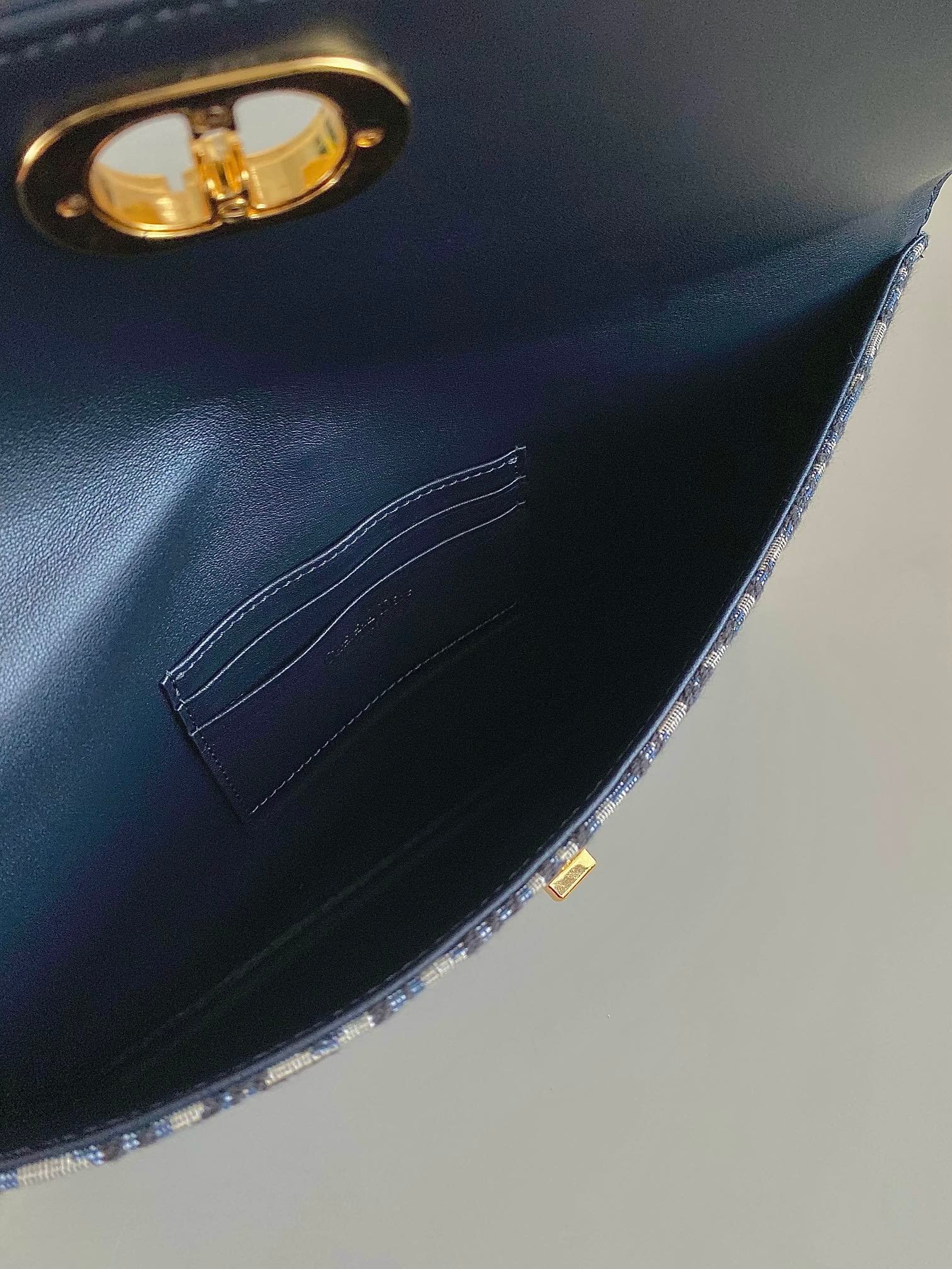 Dior 30 Montaigne Blue Oblique Jacquard Clutch Bag - Image 8