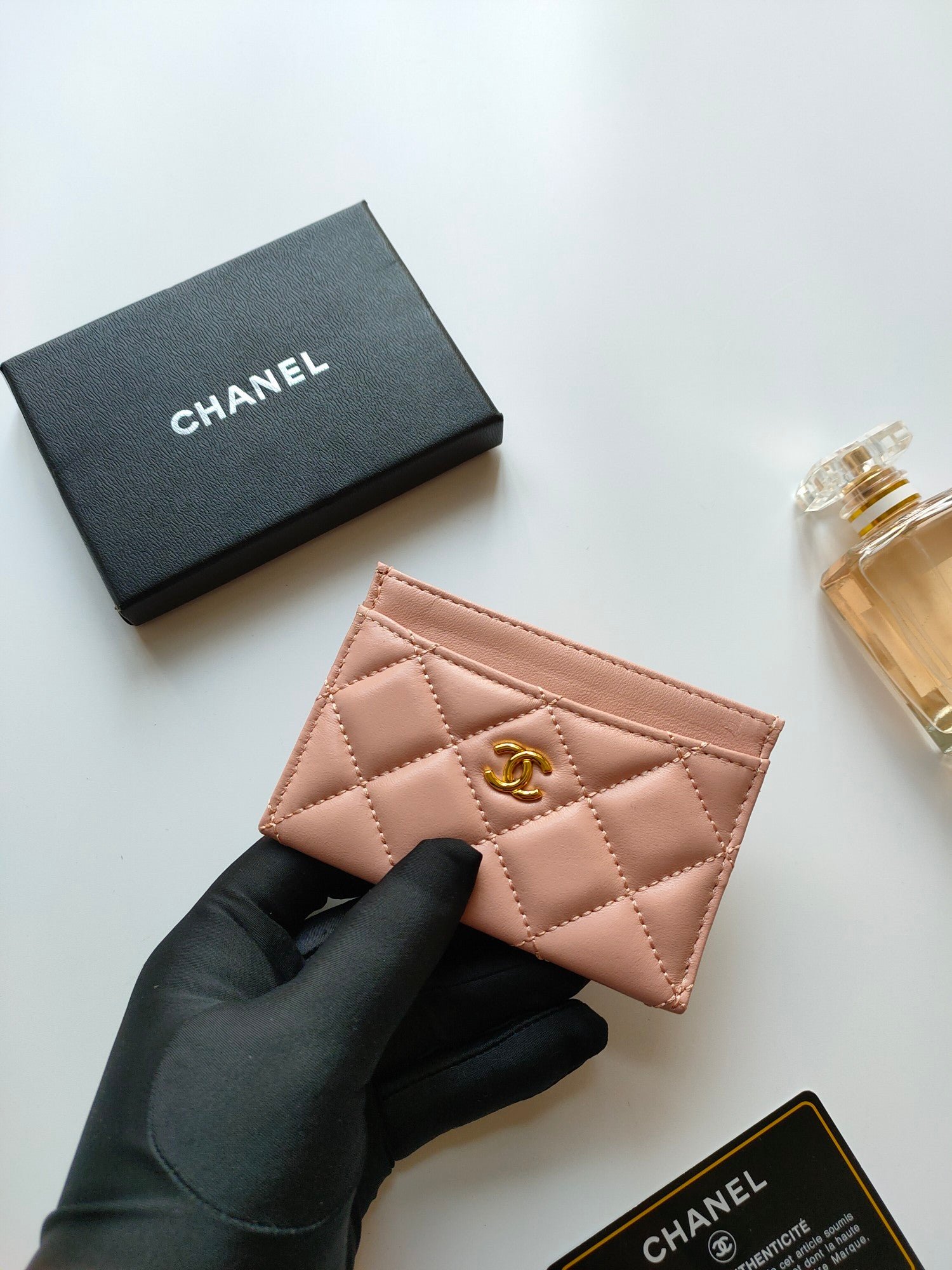 CHANEL Blush Smooth Lambskin Gold CC Card Slip - Image 3