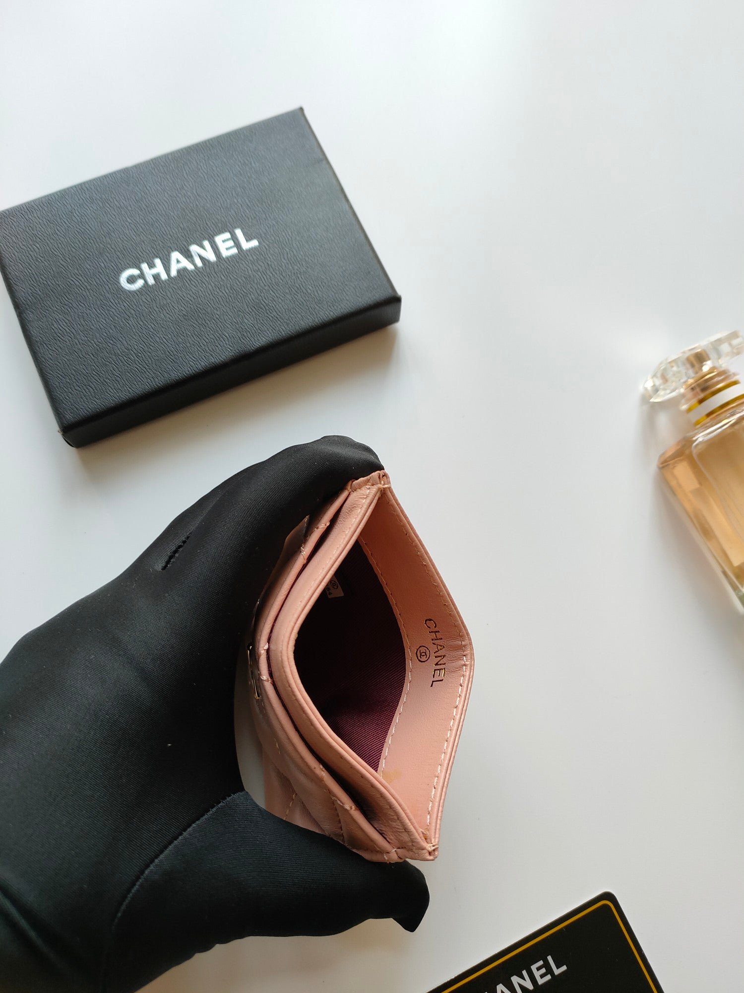 CHANEL Blush Smooth Lambskin Gold CC Card Slip - Image 4