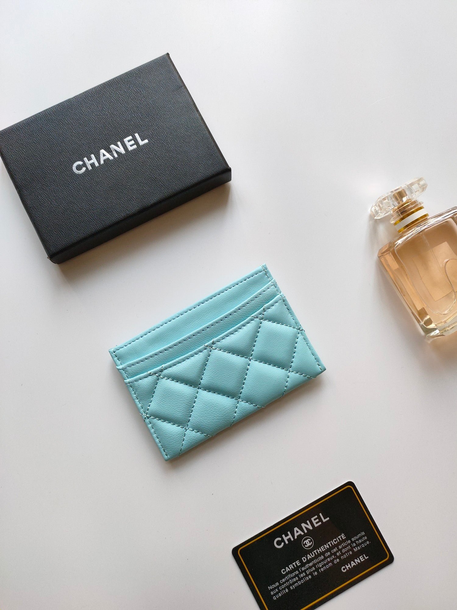 Chanel Mint Lambskin Gold CC Card Pouch - Image 5