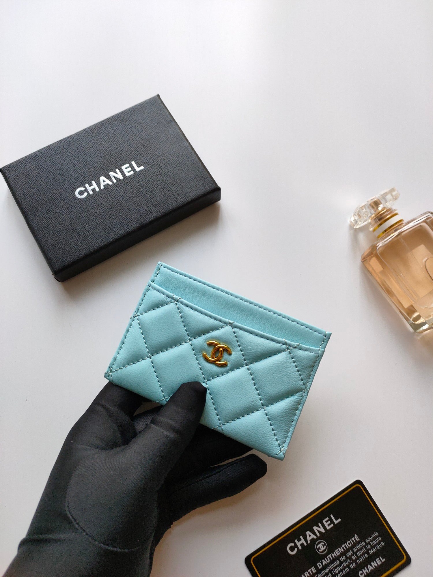 Chanel Mint Lambskin Gold CC Card Pouch - Image 3