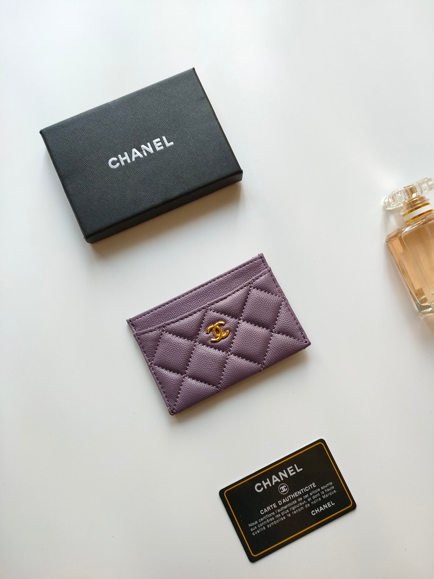 Alternative view of CC CARD HOLDER 11.2 MAUVE GRAINED CALFSKIN GOLD ICON