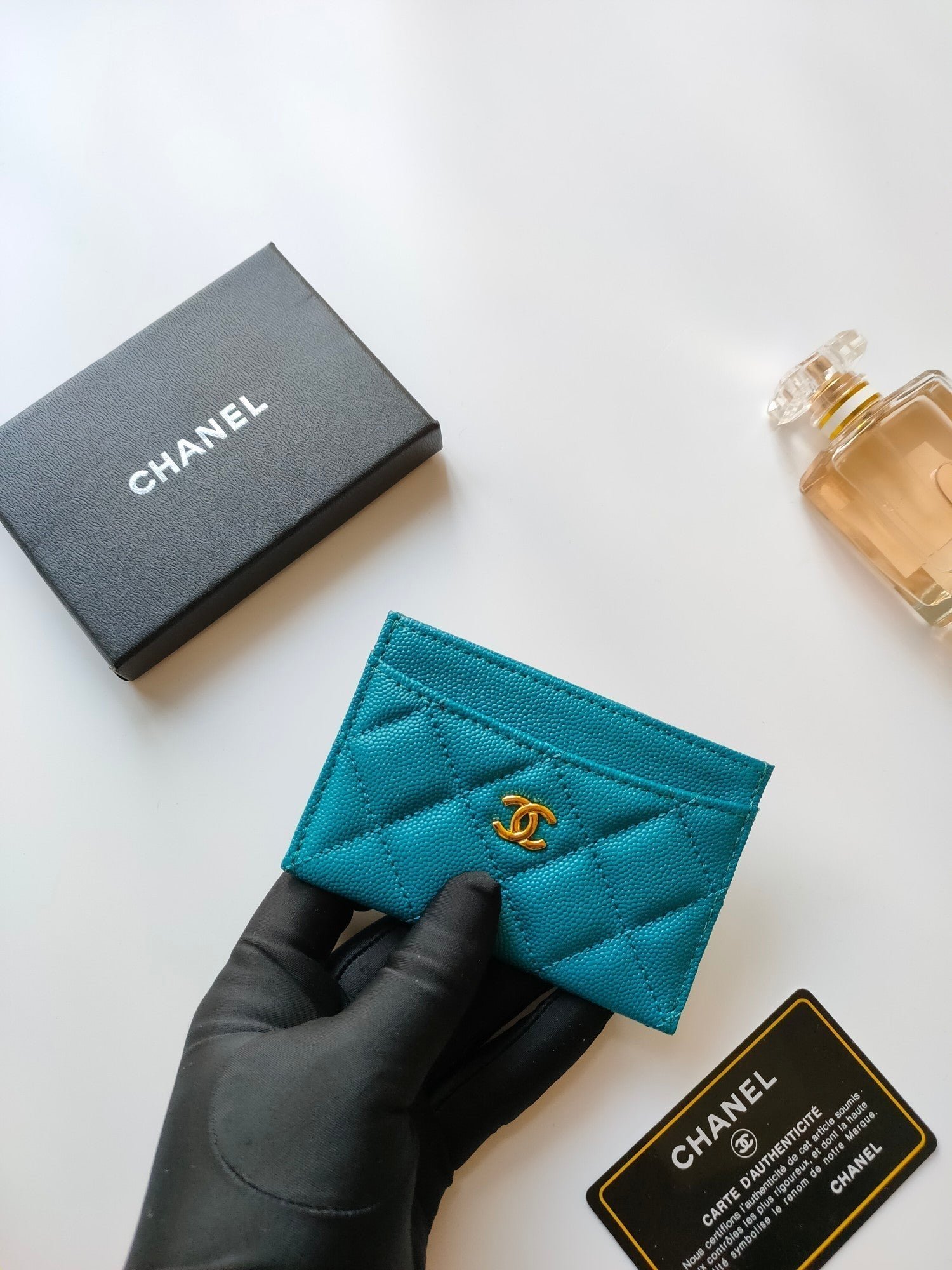 CHANEL Teal Shiny Caviar Card Holder - Image 3