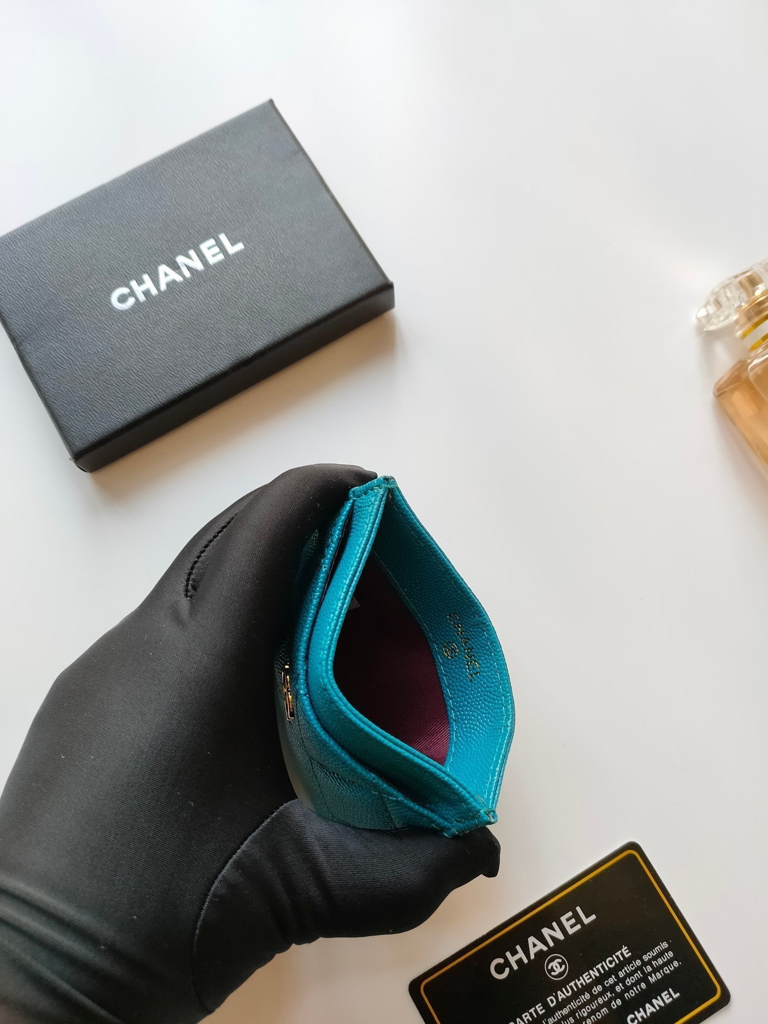 CHANEL Teal Shiny Caviar Card Holder - Image 4