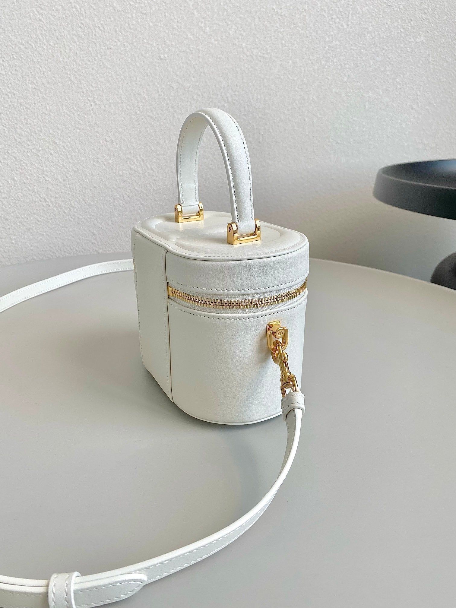 Dior Signature Vanity 16 Lambskin Bag White - Image 3