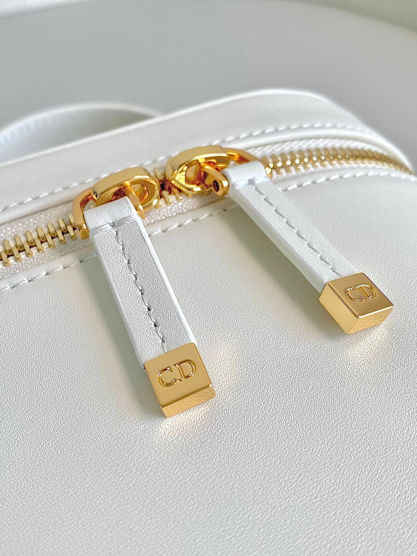 Dior Signature Vanity 16 Lambskin Bag White - Image 7