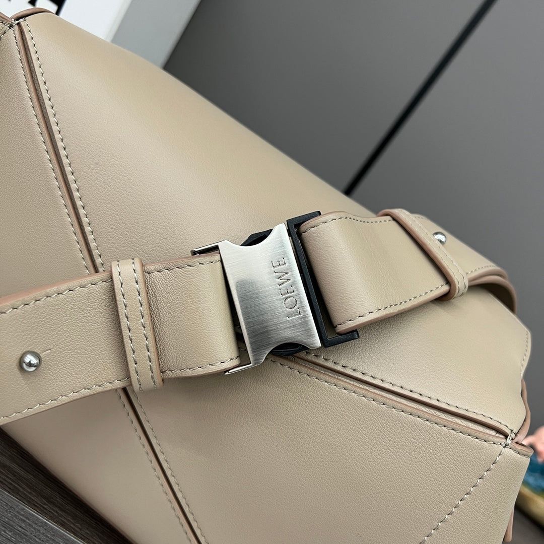 Loew Puzzle Small 24cm Beige Leather Belt Bag - Image 5