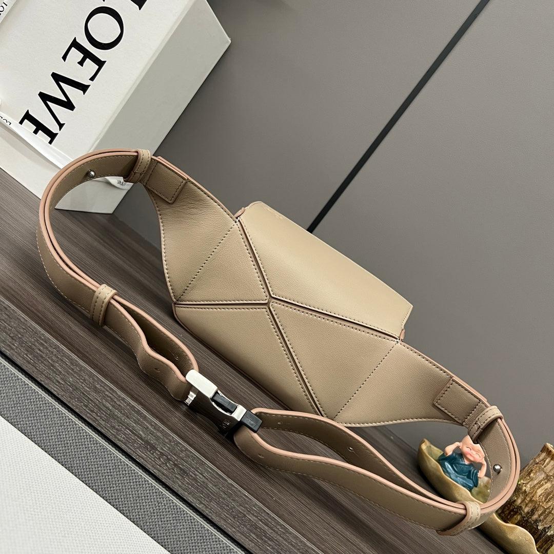 Loew Puzzle Small 18cm Beige Leather Belt Bag - Image 5