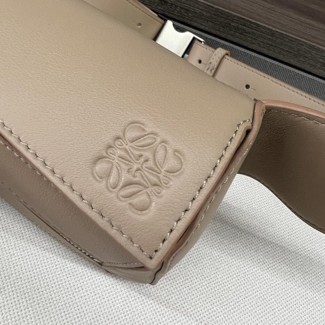 Alternative view of Loew Puzzle Small 18cm Beige Leather Belt Bag