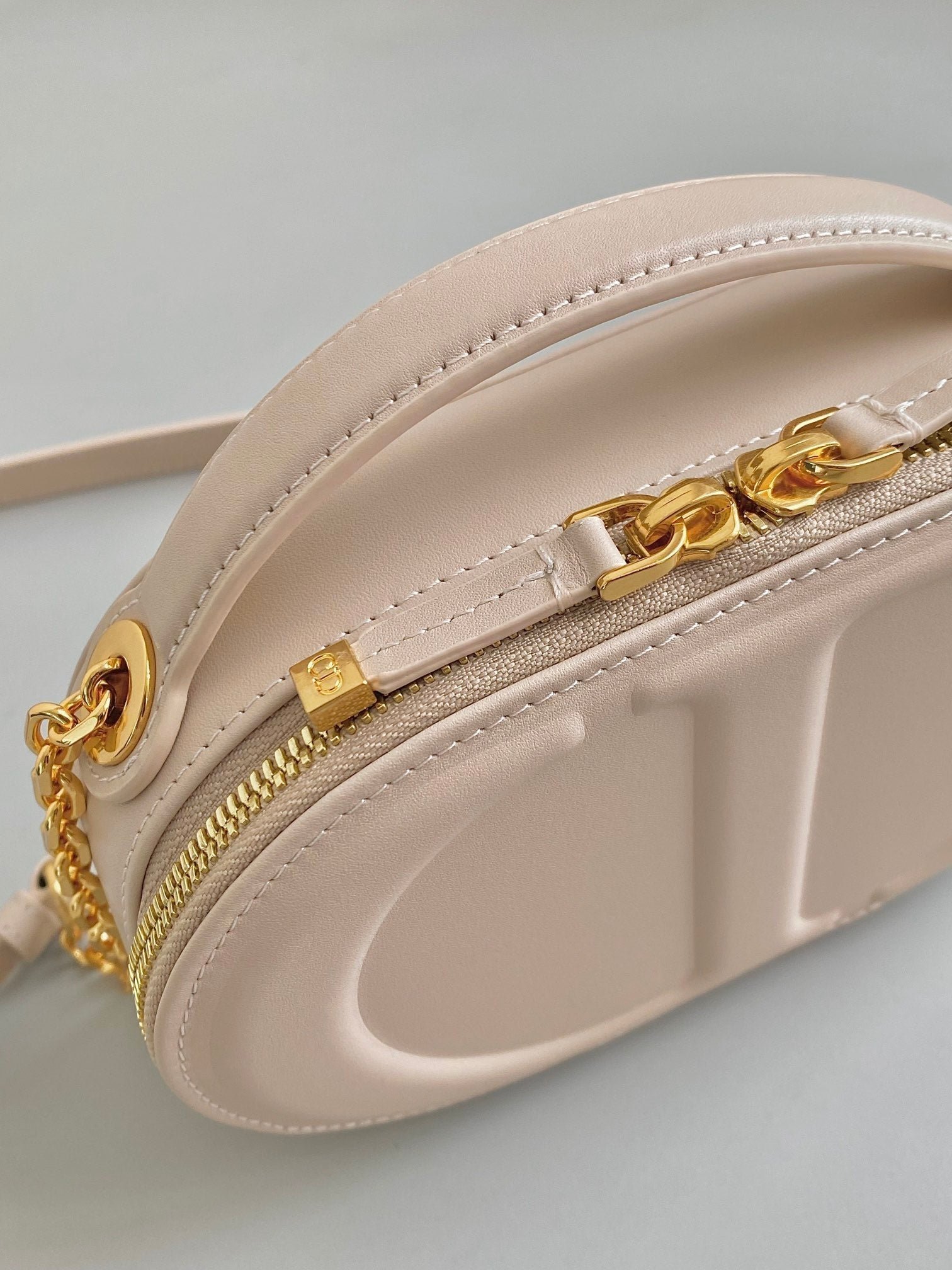 Dior Signature 18 Oval Calfskin Bag Beige - Image 5
