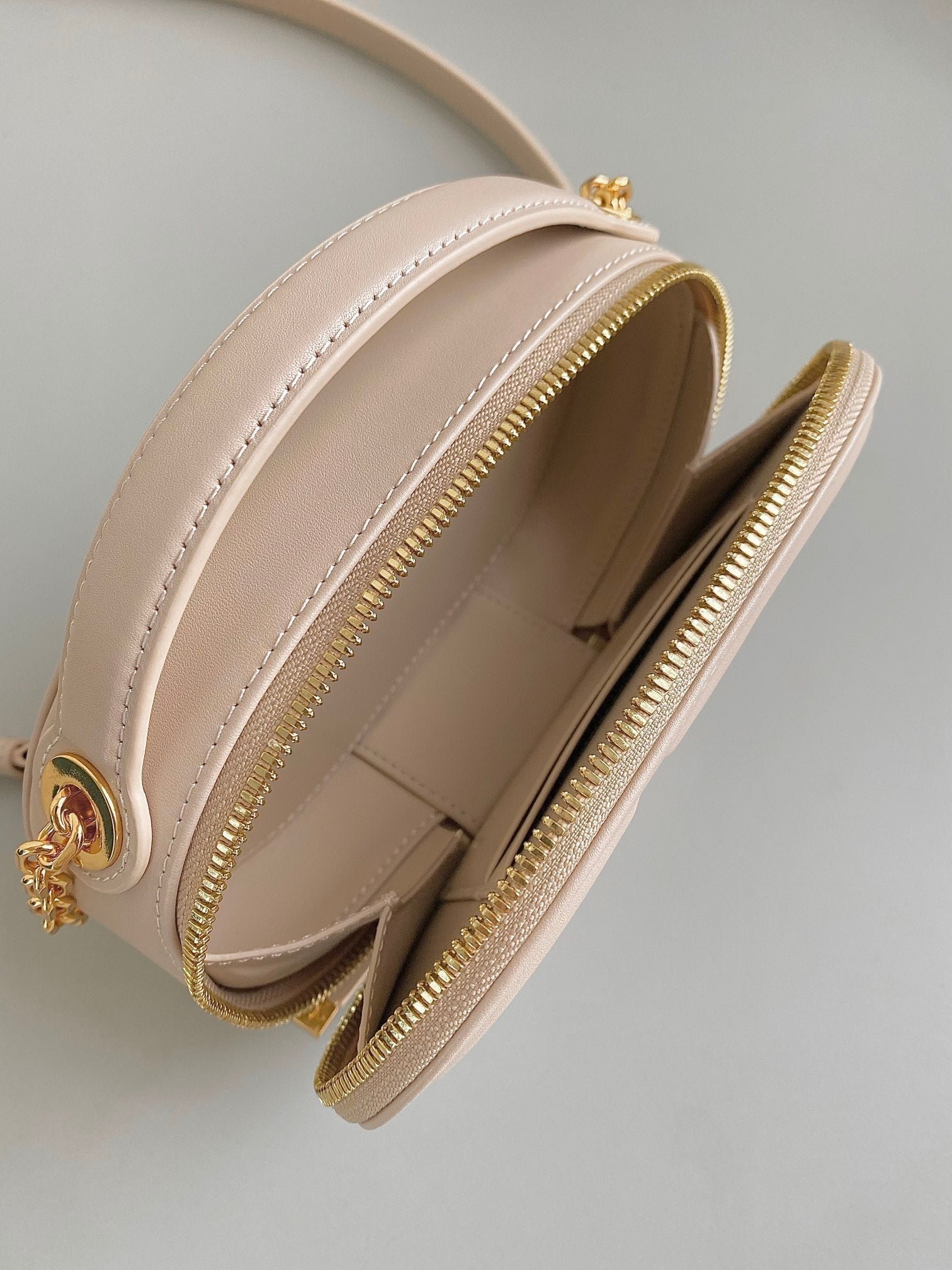 Dior Signature 18 Oval Calfskin Bag Beige - Image 4