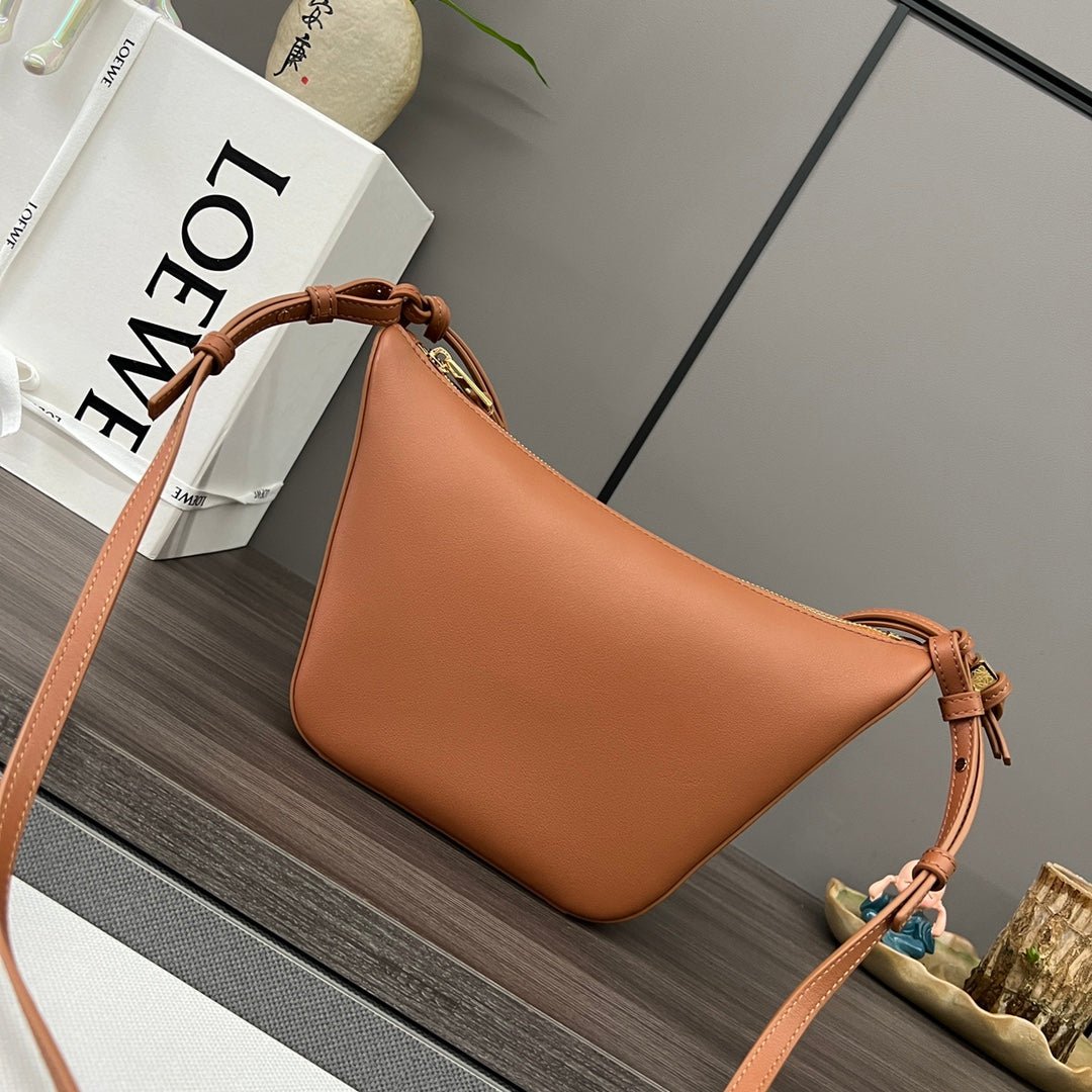 Alternative view of LOE LUNA HOBO 28 BAG IN WARM DESERT CALFSKIN