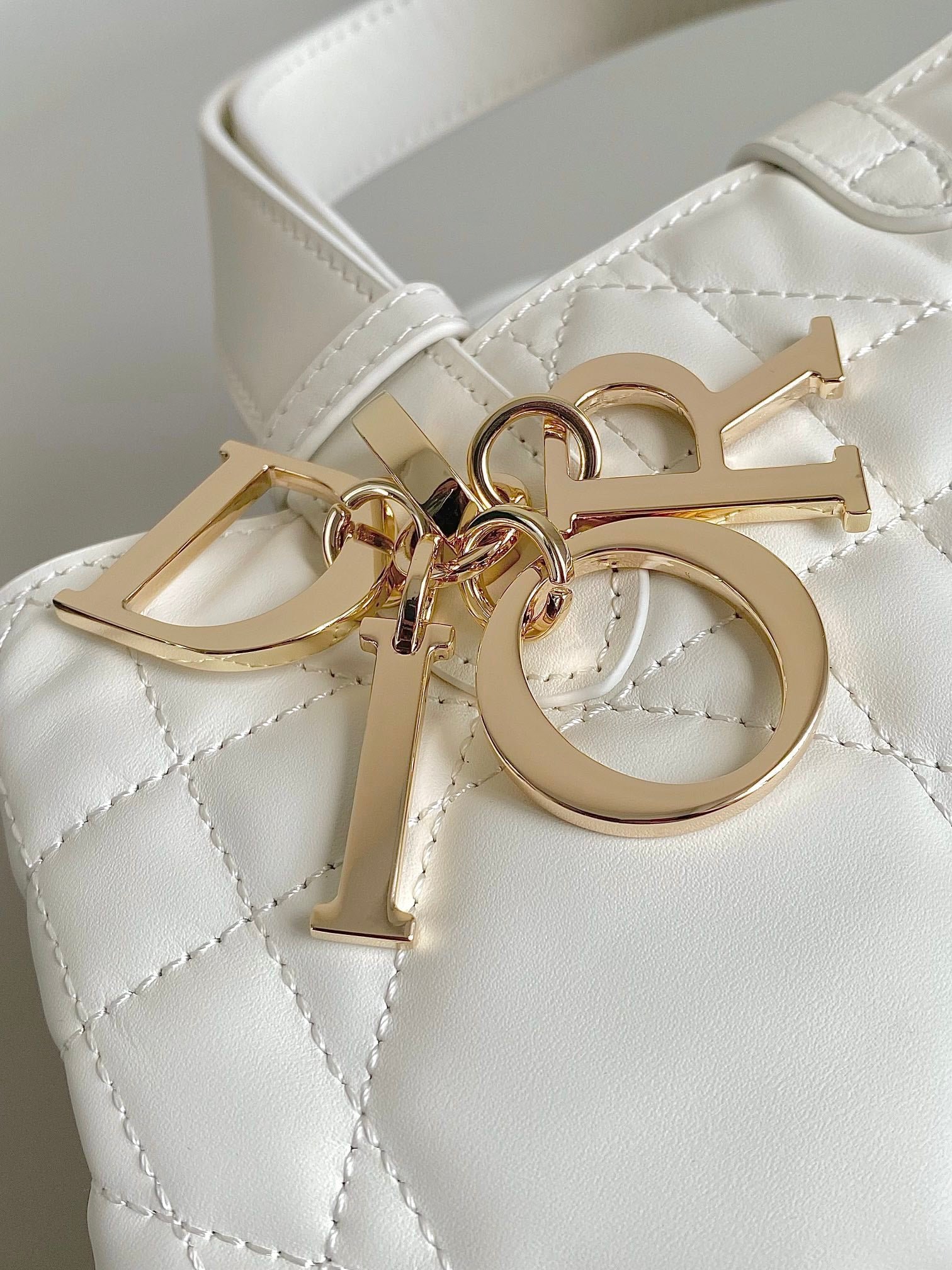 Dior Toujours 28 Lambskin Bag White - Image 5