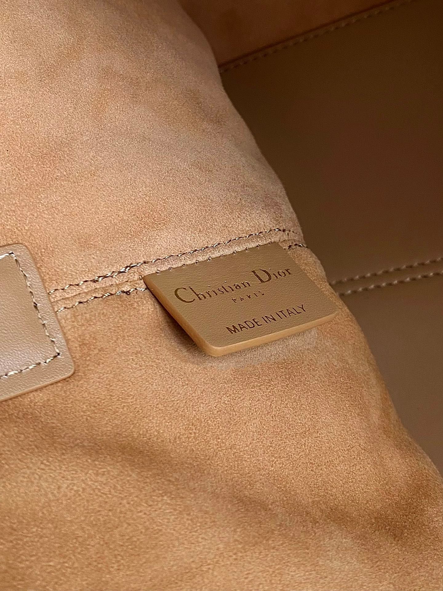 Dior Toujours 28 Beige Calfskin Tote - Image 4