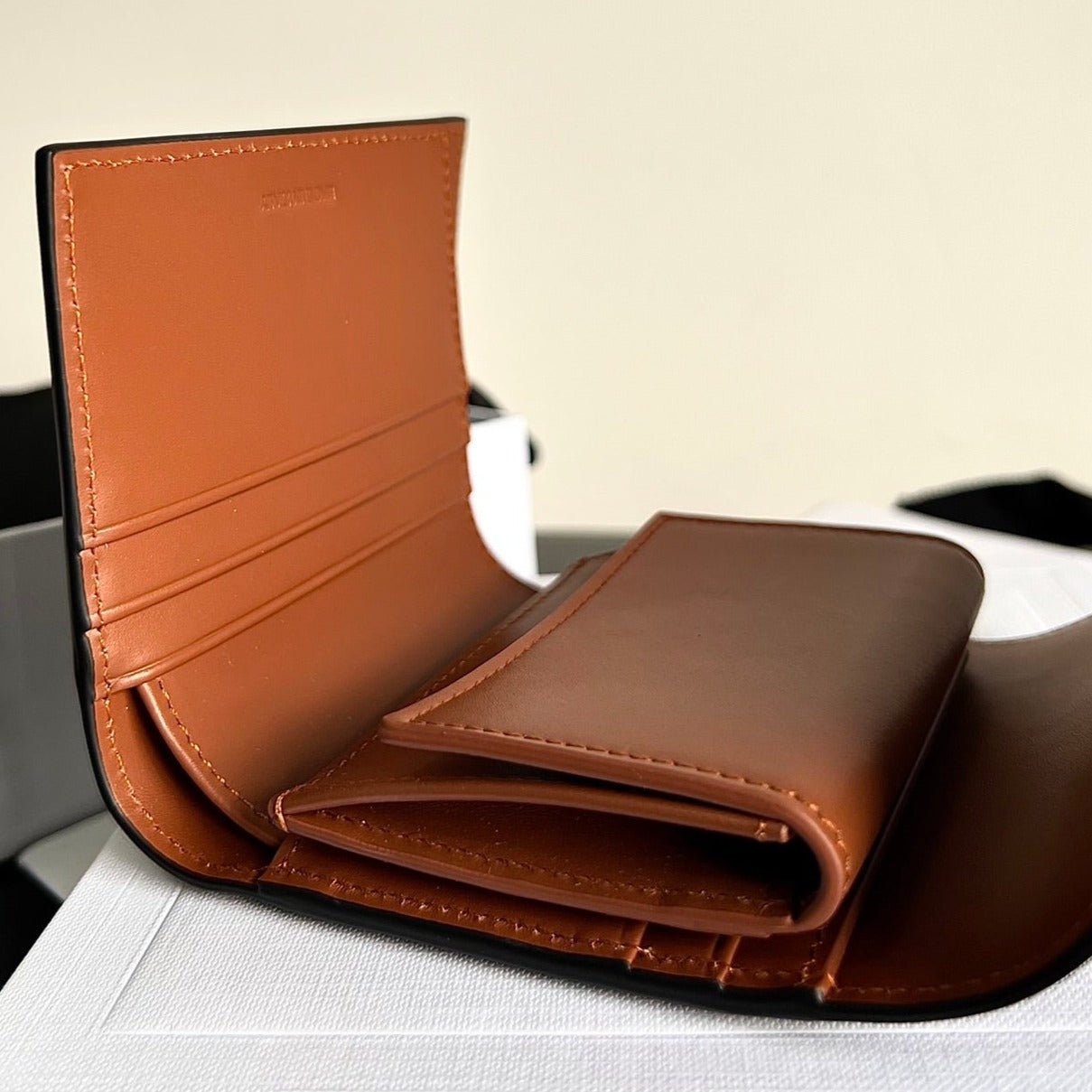 CELINE TRIOMPHE 10 CALFSKIN WALLET TAN - Image 6