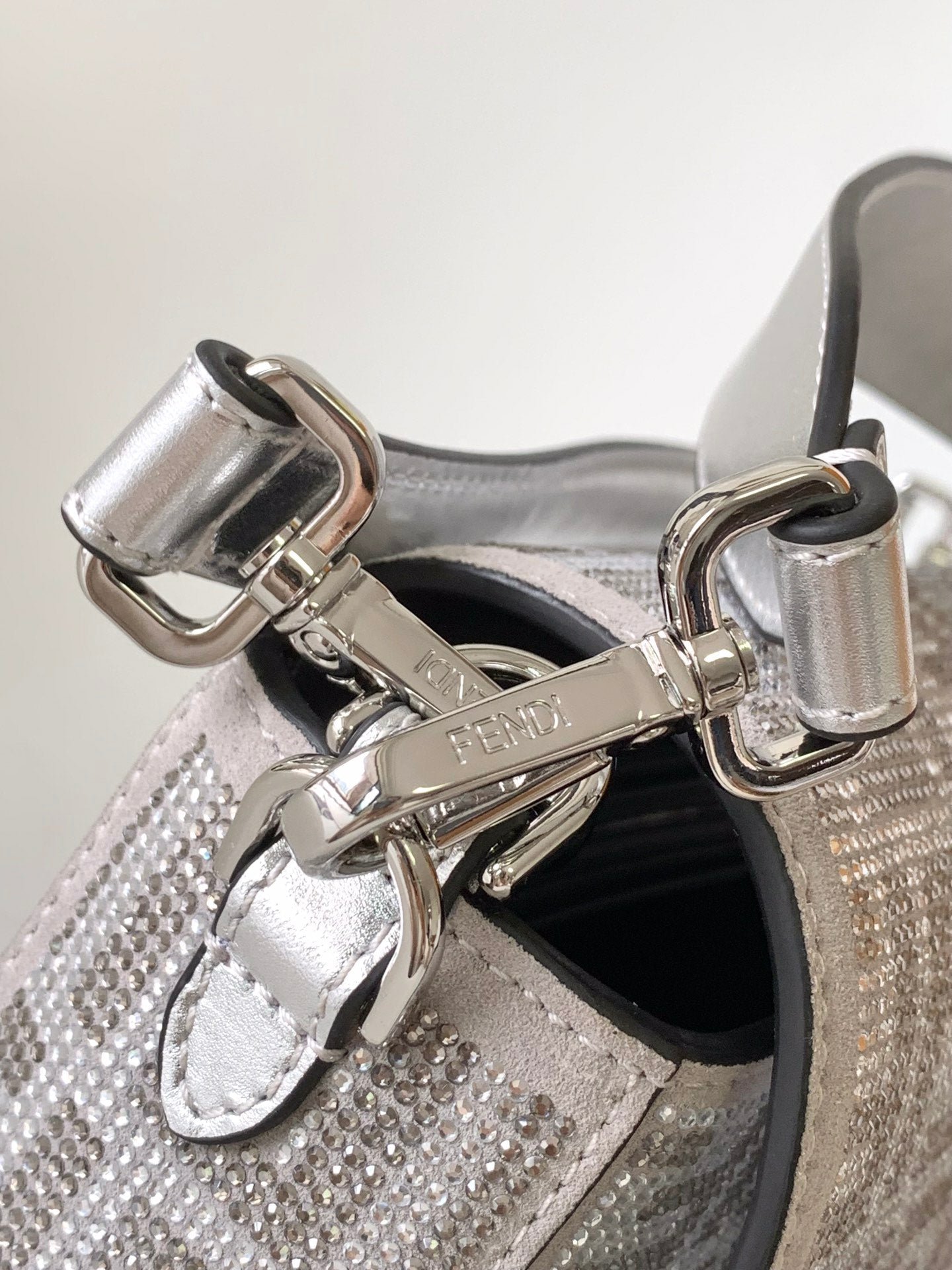 Fendi Baguette 27 Silver Crystal Calfskin Bag - Image 5
