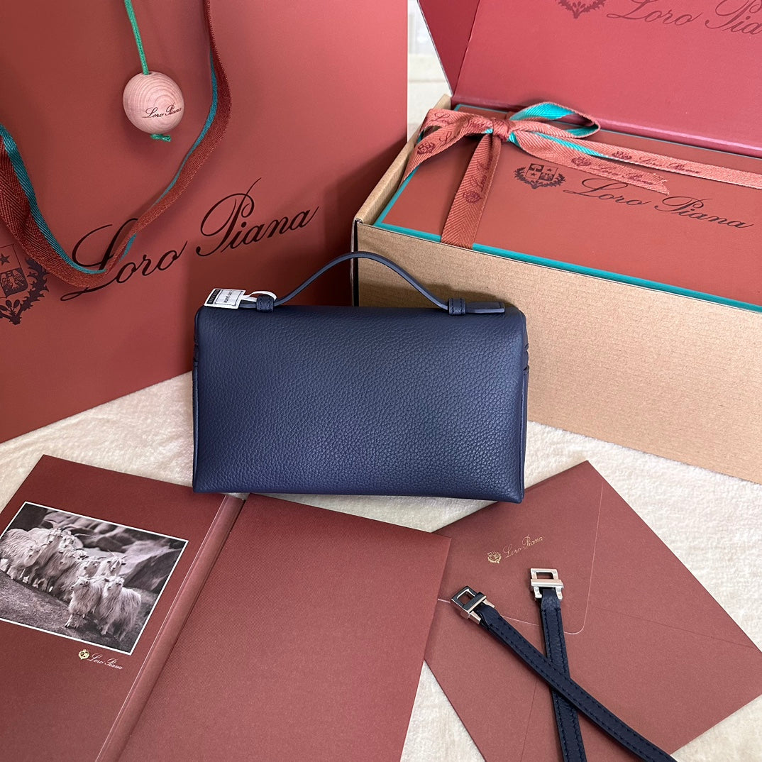 Alternative view of EXTRA POCKET L19 IN NAVY BLUE GRAINED CALFSKIN WITH SILVER HARDWARE