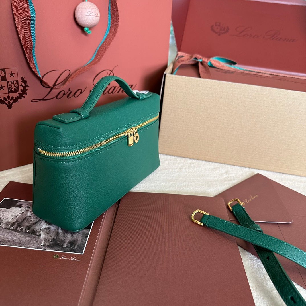 Alternative view of EXTRA POCKET L19 IN GREEN FOREST GRAINED CALFSKIN WITH GOLD HARDWARE