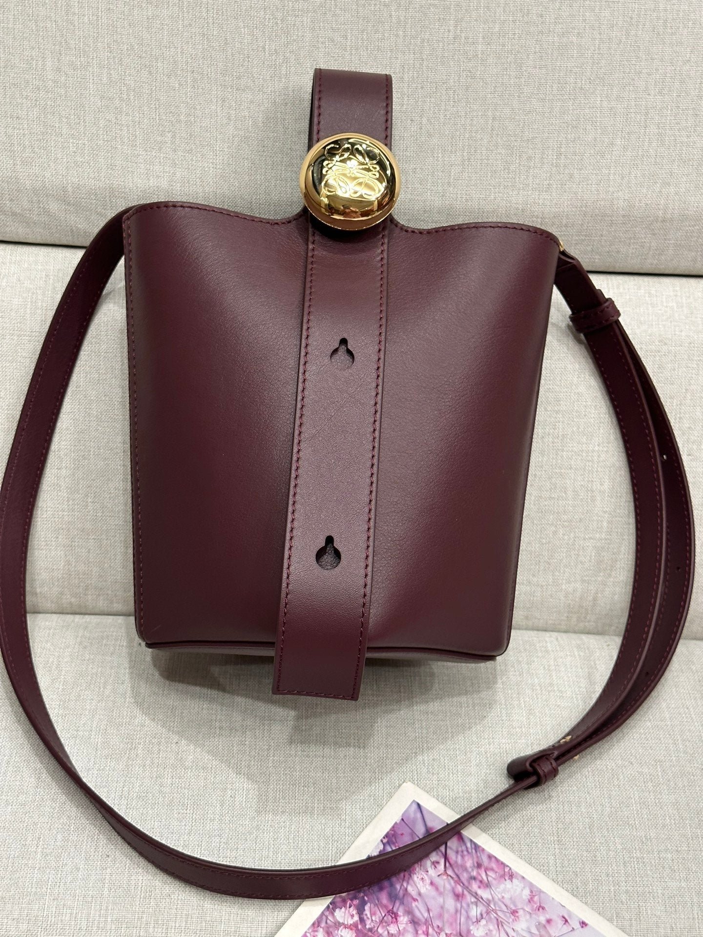 Alternative view of LOE MINI 19 PEBBLE BUCKET IN DARK BURGUNDY MELLOW CALFSKIN