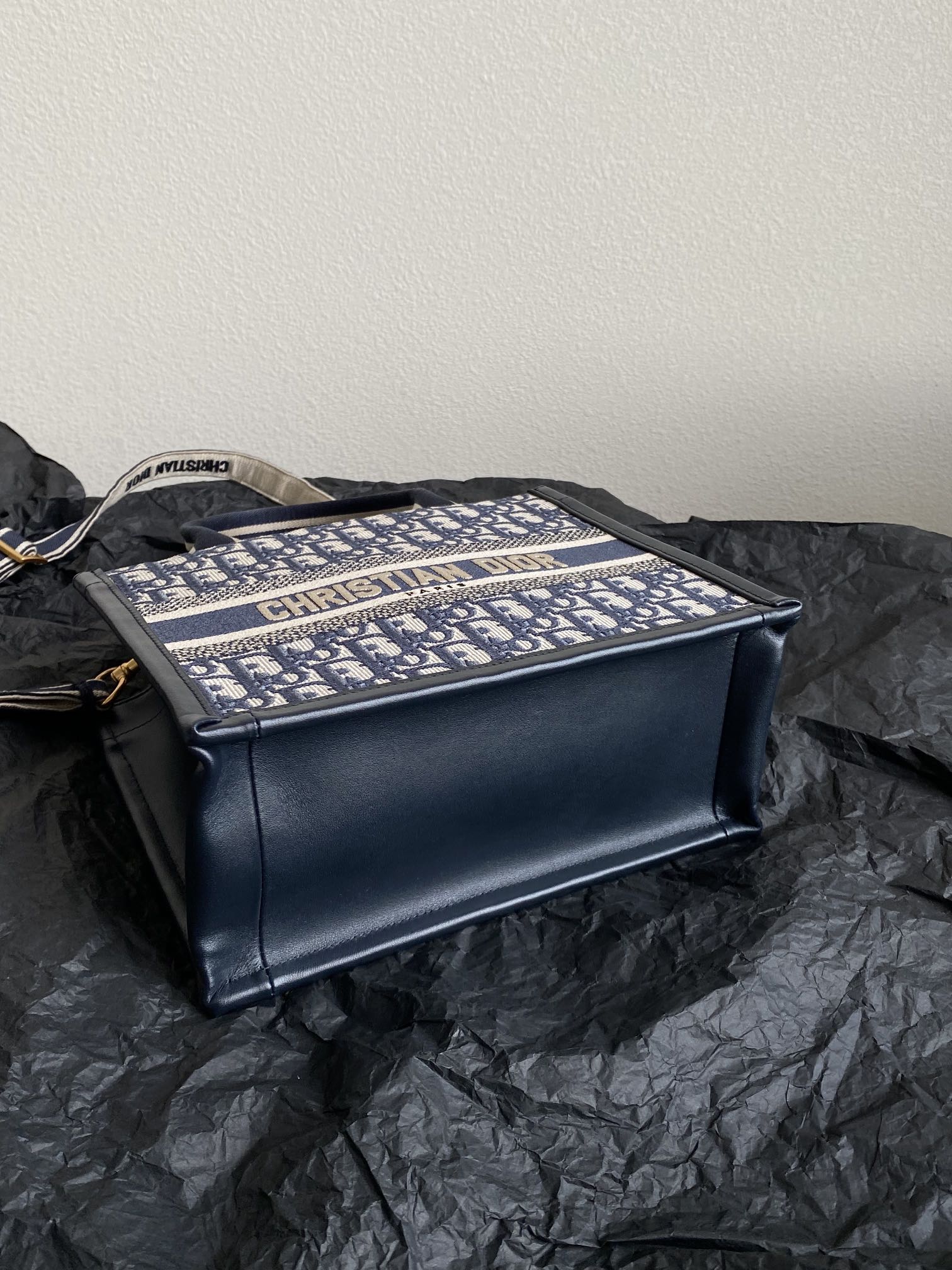 Dior Mini Book Tote 26 Blue Oblique Embroidery Bag - Image 4