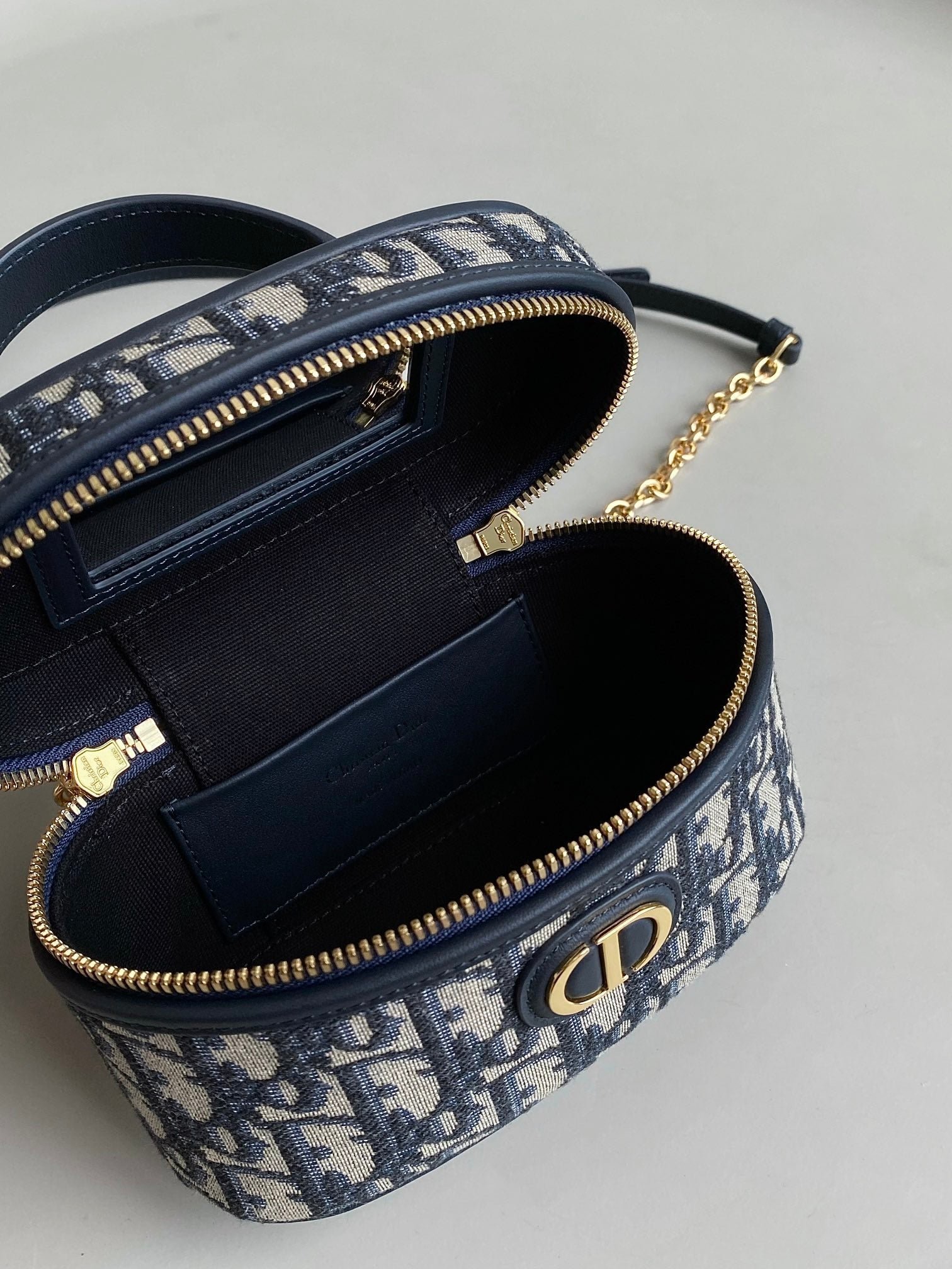 Dior Montaigne Mini Blue Oblique Vanity Case Bag - Image 3
