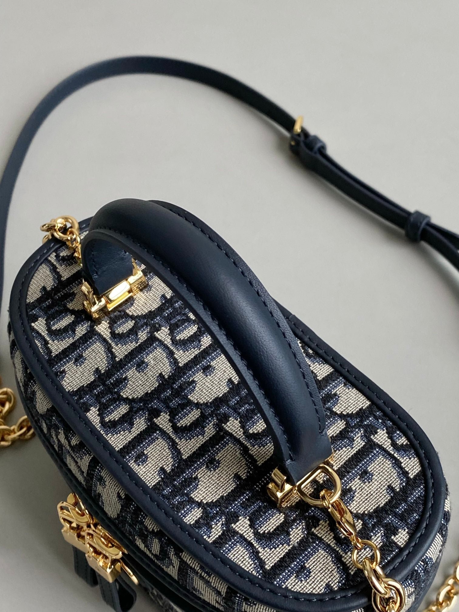 Dior Montaigne Mini Blue Oblique Vanity Case Bag - Image 7
