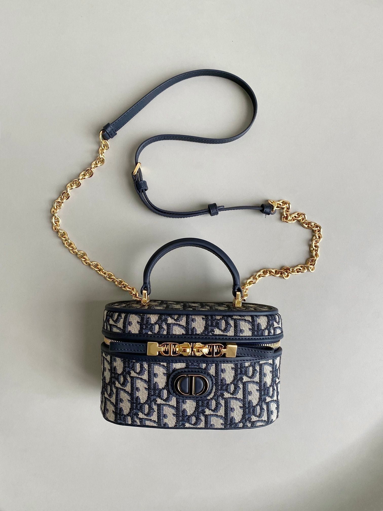 Dior Montaigne Mini Blue Oblique Vanity Case Bag - Image 2