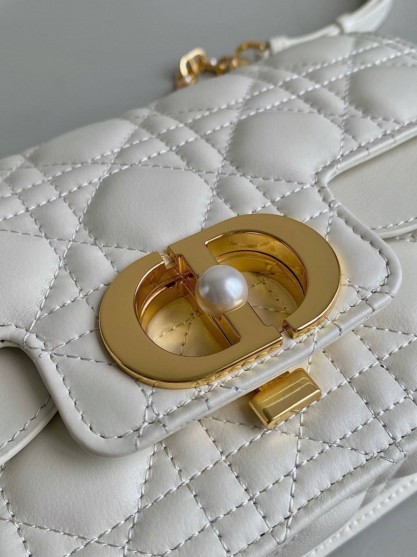 Dior Mini Jolie 22 White Calfskin Handbag - Image 6