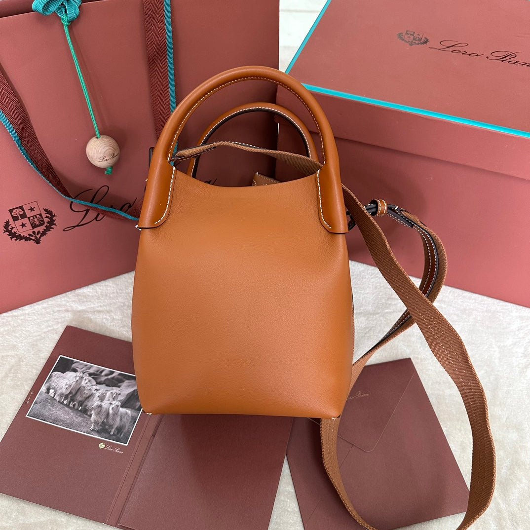 Alternative view of SMALL 21 BALE BAG IN BRONZE BROWN GRAINED CALFSKIN WITH GOLD HARDWARE