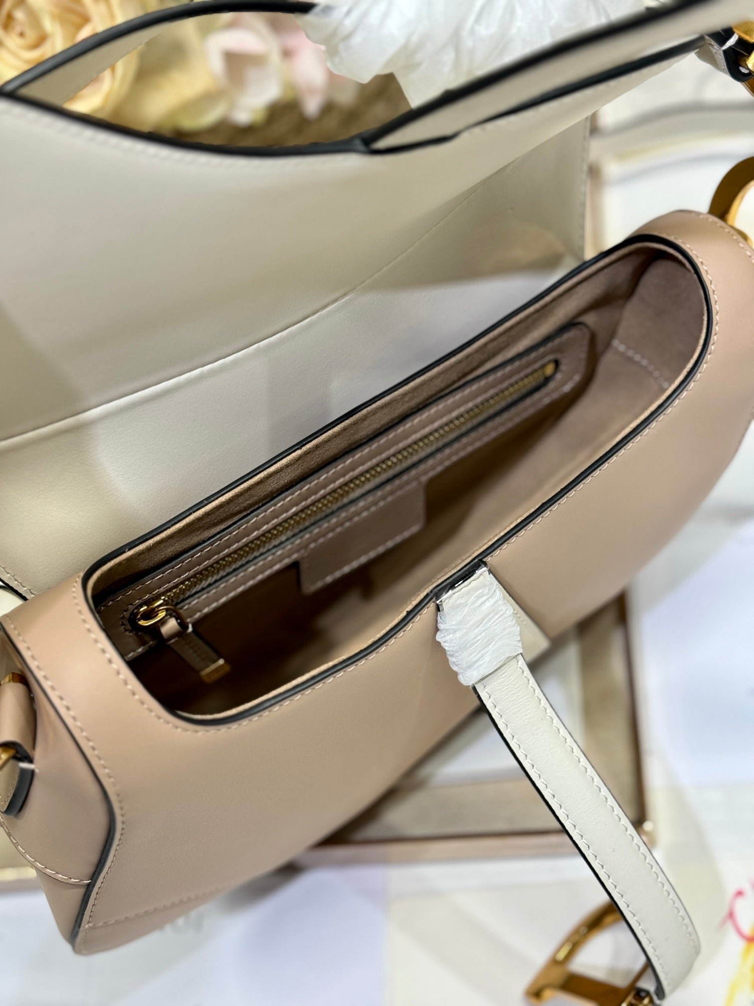 Dior Saddle Series White & Brown Grained Bag - Image 6