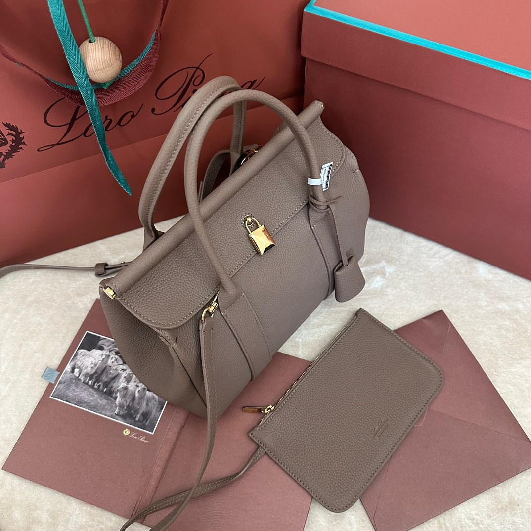 Alternative view of LOOM BAG 25 IN CEDAR BROWN CALFSKIN WITH GOLD HARDWARE