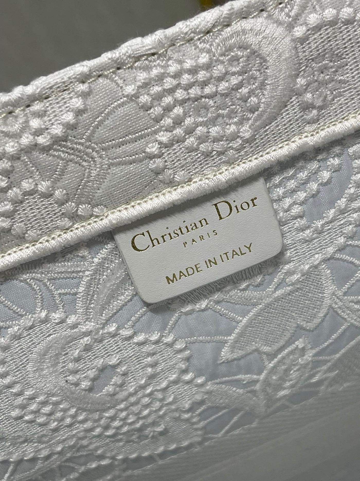 Alternative view of Dior White Lace Book Tote 42cm