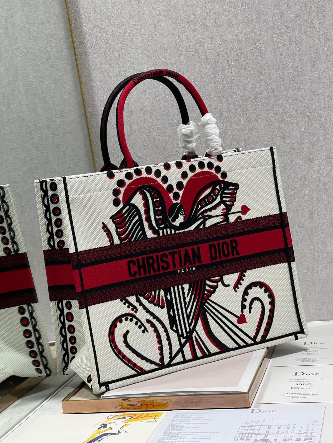 Alternative view of Dior Heart Portrait Book Tote 42cm