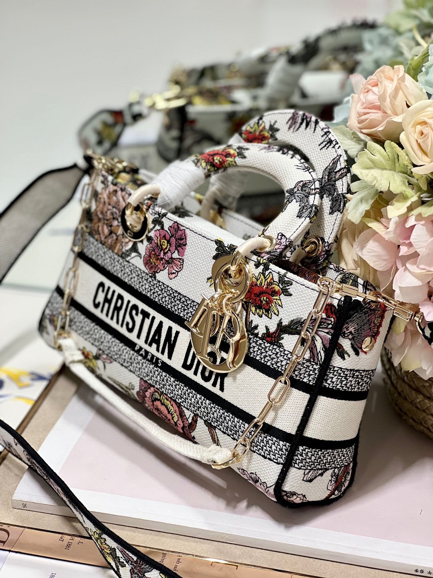 Dior Lady D-Joy 26 Floral White Canvas Handbag - Image 4