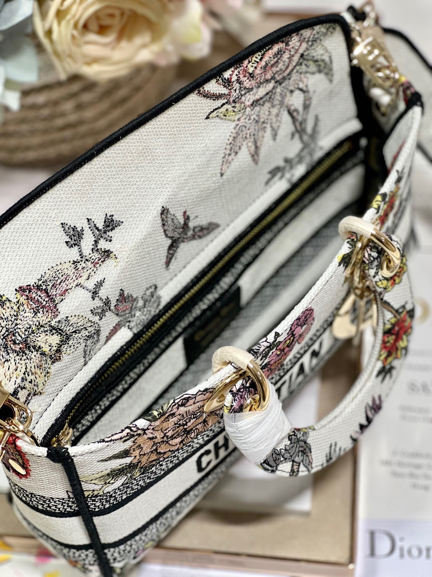 Dior Lady D-Joy 26 Floral White Canvas Handbag - Image 8