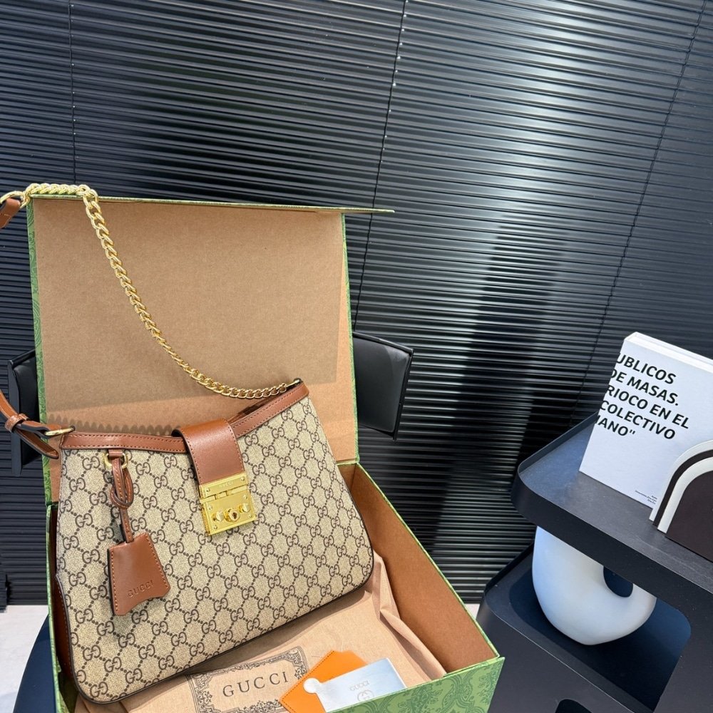 Alternative view of Gucci Padlock GG Medium Shoulder Bag Brown 33Cm ?795113 KHNKG 8534