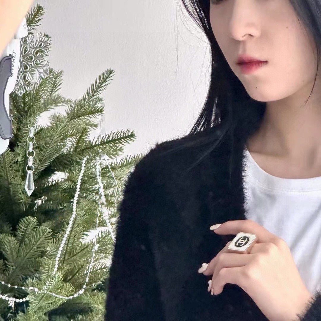Chanel Gold Enamel Square CC Statement Ring - Image 6