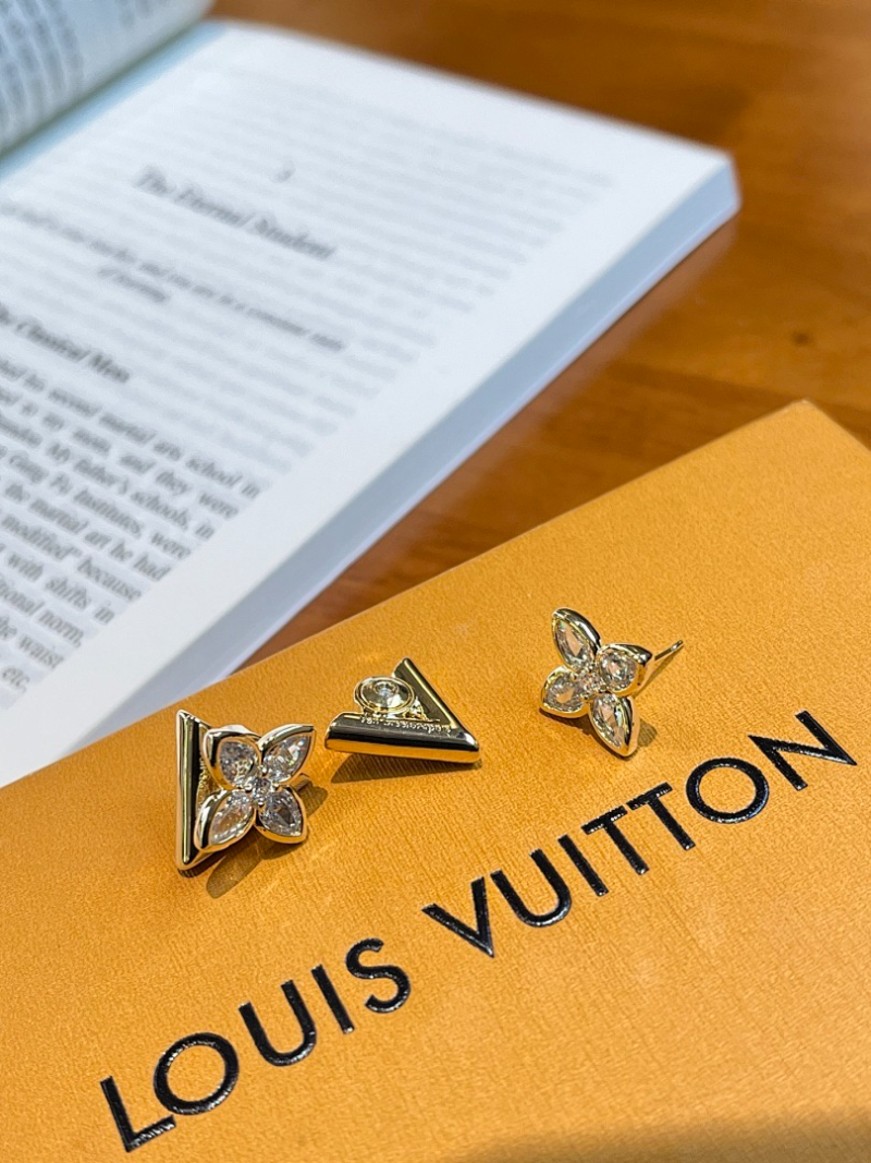 LV V & Flower Stud Twinkling Earrings - Image 7
