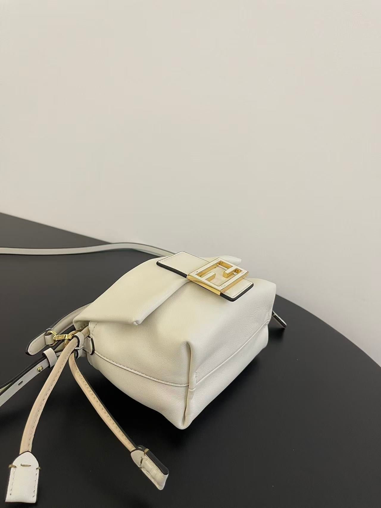 Fendi Mamma Baguette Small Sheepskin - Image 7