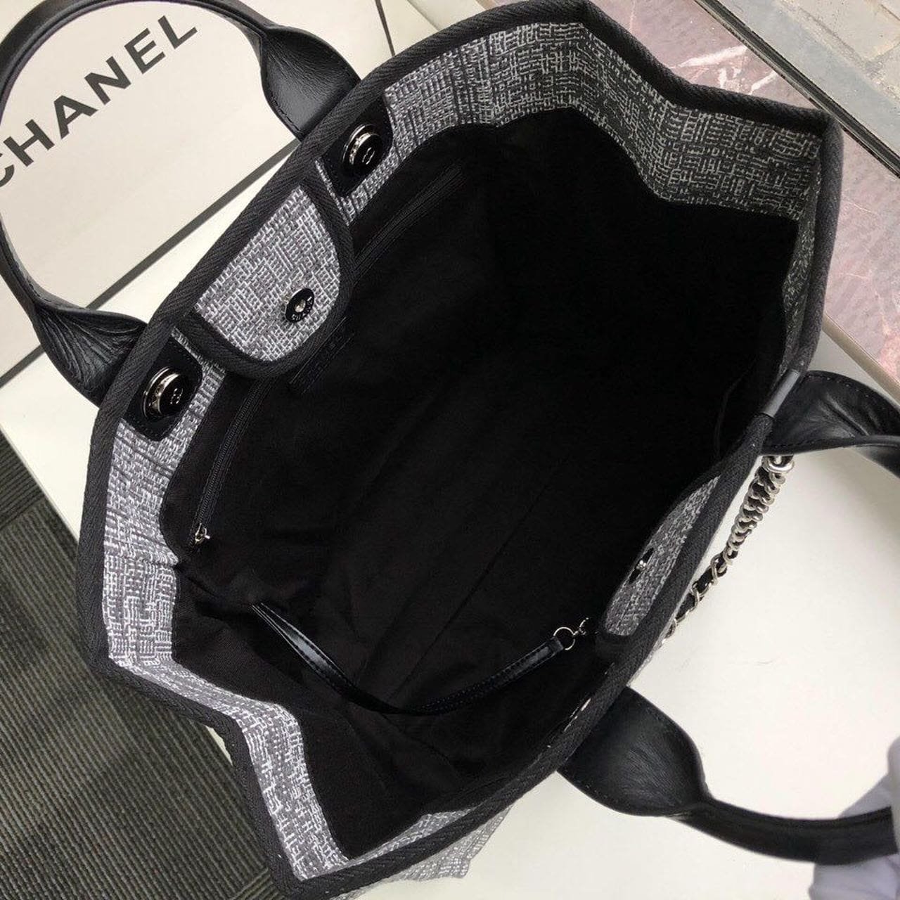 Chanel Deauville Raffia Canvas Tote Bag - Image 4