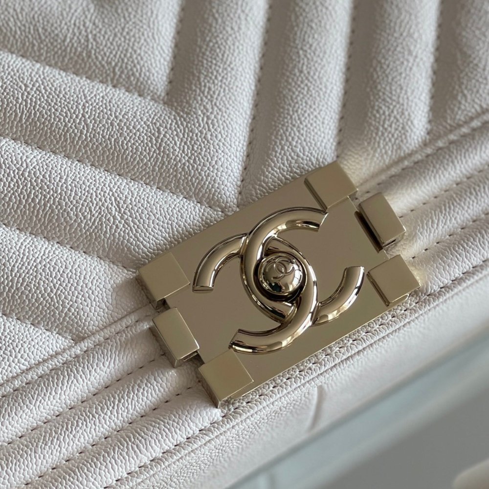 Chanel Boy Chevron Leather Handbag (White Gold) - Image 7
