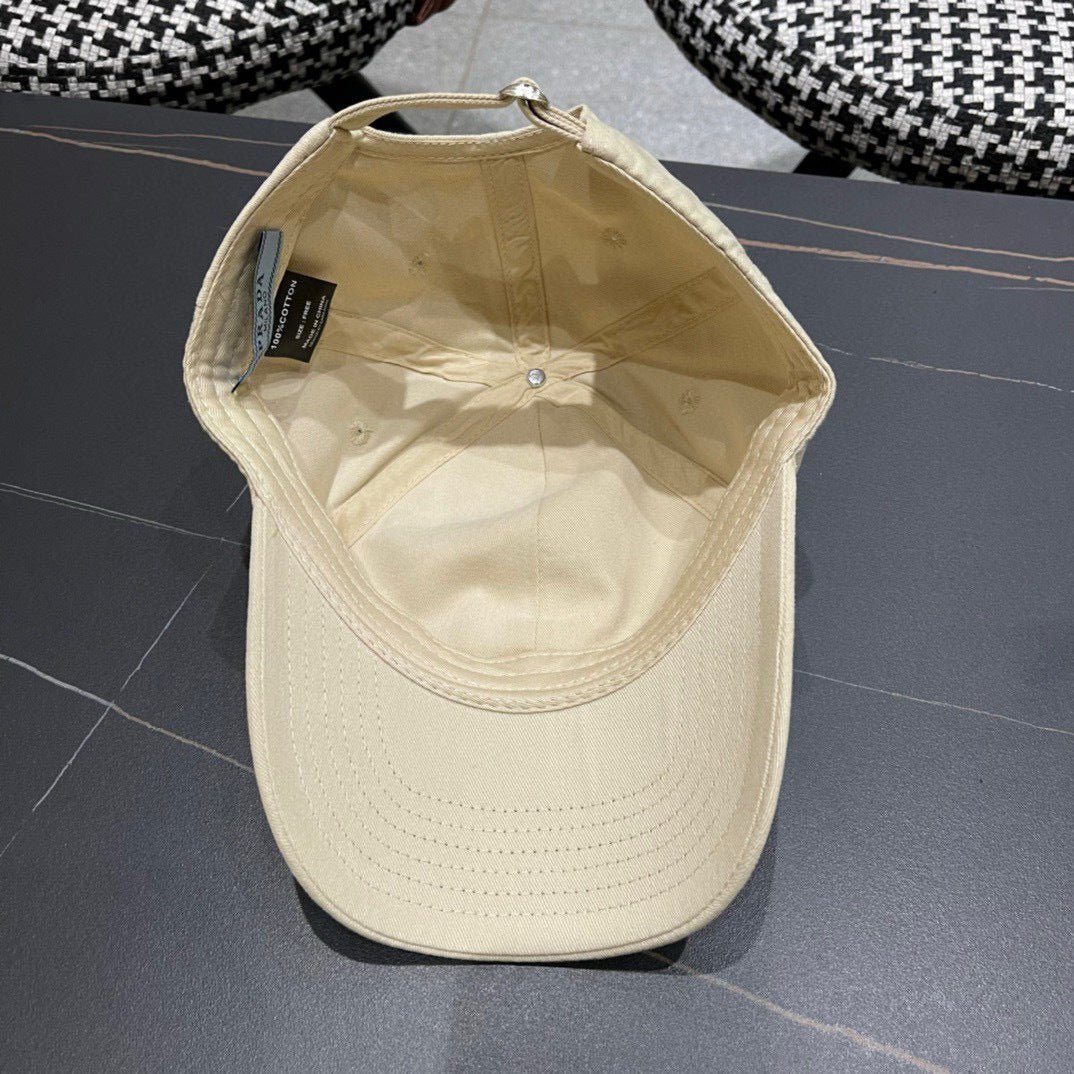 Alternative view of CASQUETTE PRADA