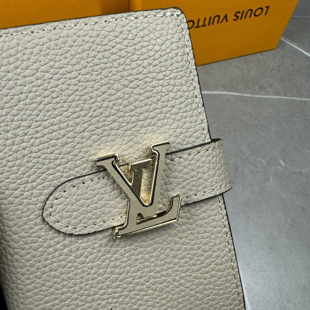 Alternative view of Louis Vuitton Vertical Compact Wallet Capucines Beige 3.5 Inches M82198