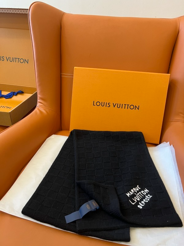 LV Black Damier Graphite Knit Soft Knit Fabric Scarf - Image 6